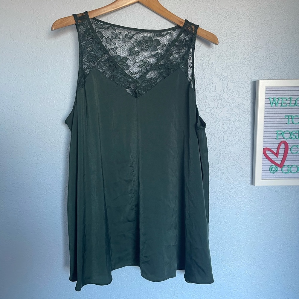 Torrid green lace top size 1
